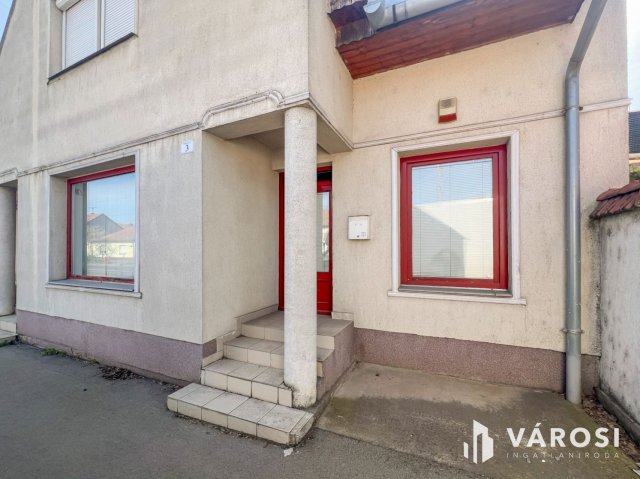 Kiadó üzlethelyiség, Békéscsabán 150 E Ft / hó