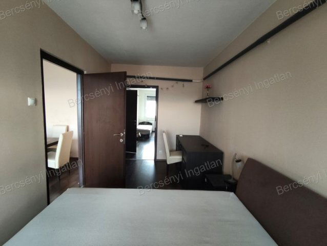 Kiadó panellakás, albérlet, Budapesten, X. kerületben, 3 szobás