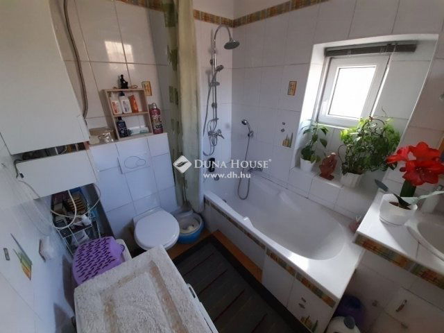 Eladó téglalakás, Gödöllőn 78 M Ft, 2 szobás