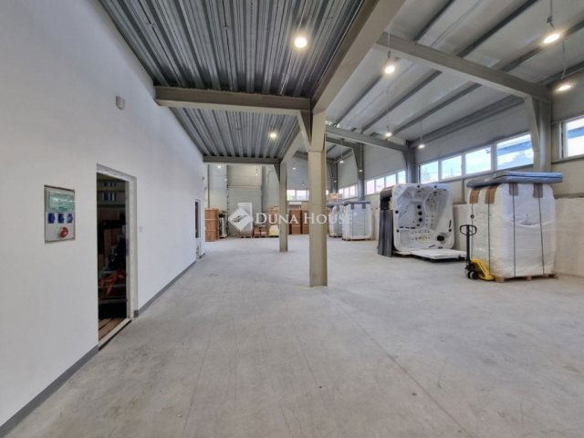 Eladó ipari ingatlan, Solymáron 250 M Ft / költözzbe.hu