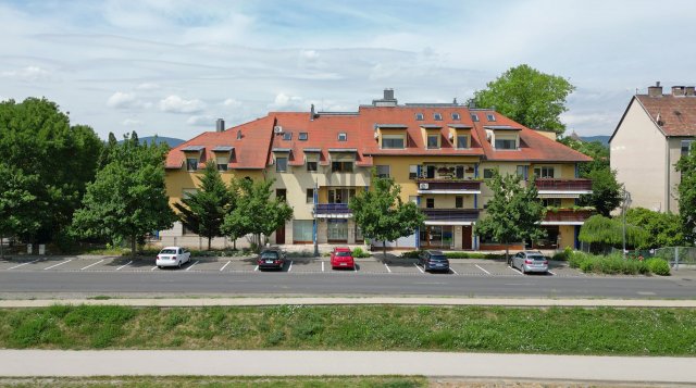 Eladó téglalakás, Szentendrén 110 M Ft, 2 szobás