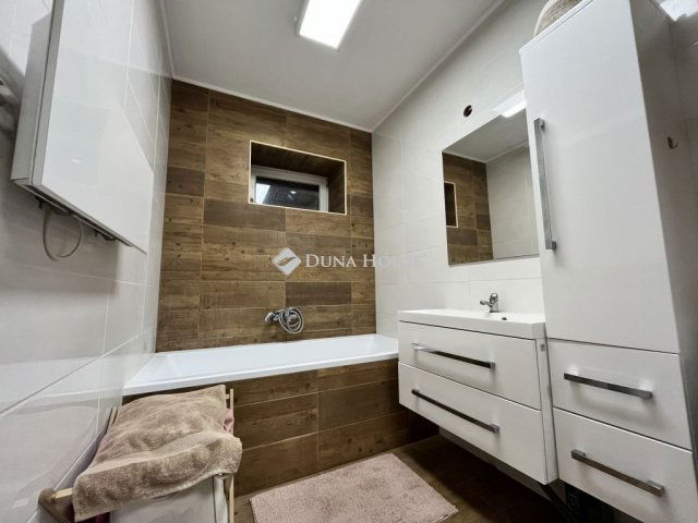 Eladó családi ház, Városlődön 51.9 M Ft, 1+2 szobás