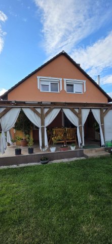 Eladó családi ház, Ercsiben 78.9 M Ft, 6 szobás
