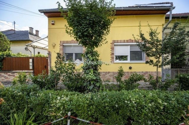 Eladó családi ház, Budapesten, XV. kerületben 49.9 M Ft