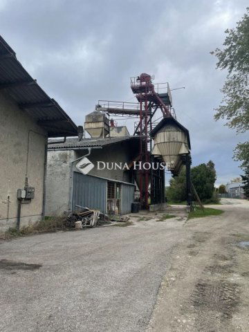 Eladó ipari ingatlan, Ajkán 272.25 M Ft / költözzbe.hu
