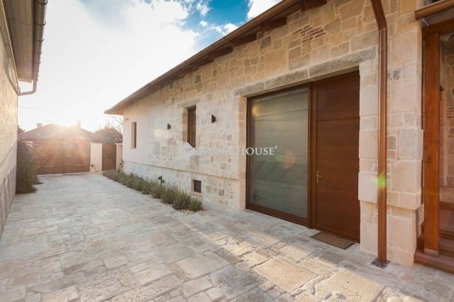 Eladó családi ház, Taksonyon 275 M Ft, 4 szobás