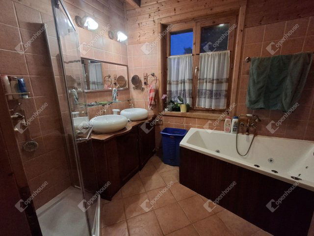 Eladó családi ház, Veresegyházon 115 M Ft, 4 szobás