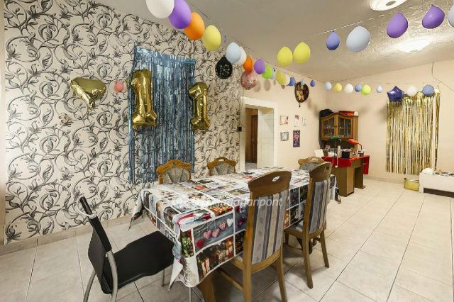 Eladó családi ház, Tolnán 89.9 M Ft, 6+2 szobás