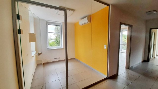 Eladó iroda, Budapesten, X. kerületben 159.9 M Ft