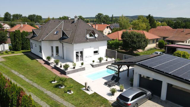 Eladó családi ház, Pákozdon 235 M Ft, 5 szobás