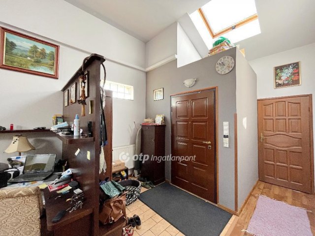 Eladó családi ház, Budapesten, XV. kerületben 120 M Ft, 3 szobás