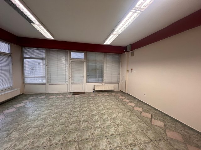 Eladó üzlethelyiség, Nyíregyházán 24.5 M Ft, 1 szobás