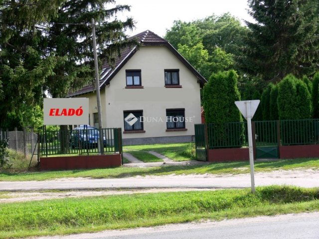 Eladó családi ház, Tápióbicskén 40 M Ft, 3 szobás