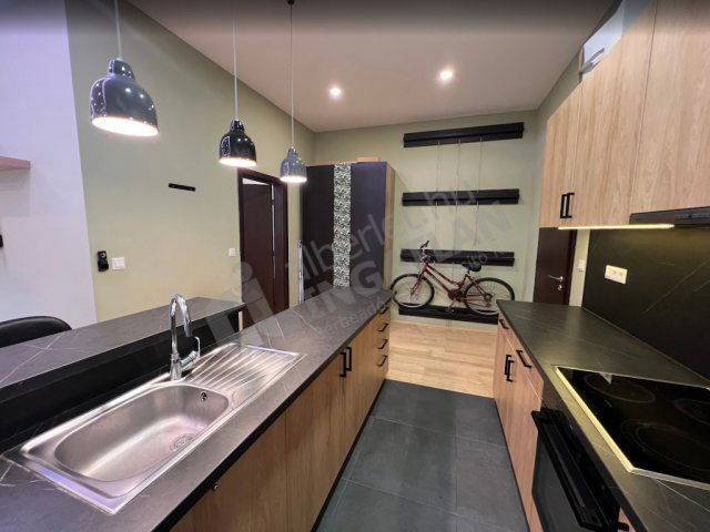 Kiadó téglalakás, albérlet, V. kerületben, Szemere utcában