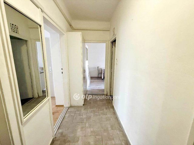Eladó téglalakás, Szigetszentmiklóson 59.9 M Ft, 2+1 szobás