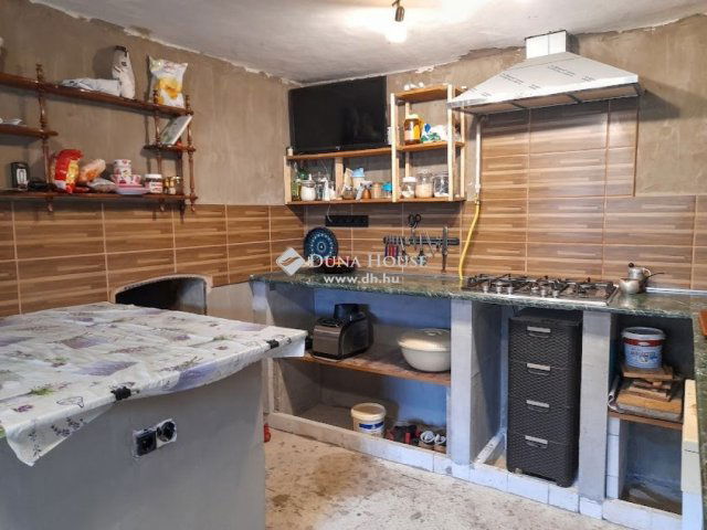 Eladó családi ház, Füzesgyarmaton 11 M Ft, 2 szobás