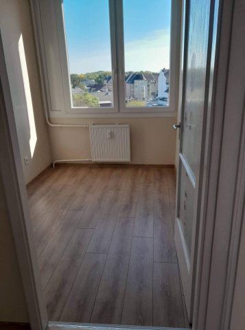 Eladó panellakás, Nyíregyházán 38 M Ft, 1+1 szobás