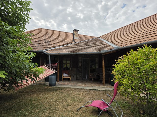 Eladó családi ház, Martonvásáron 172 M Ft, 6 szobás