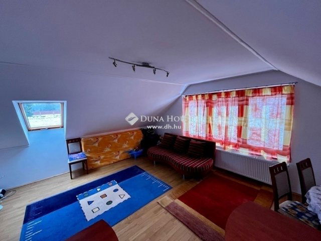 Eladó családi ház, Óbányán 109.5 M Ft, 6 szobás