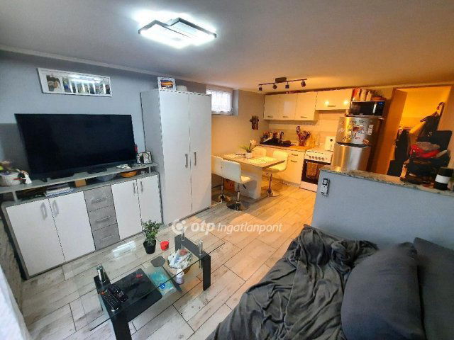 Eladó családi ház, Pilisen 19.5 M Ft, 1 szobás