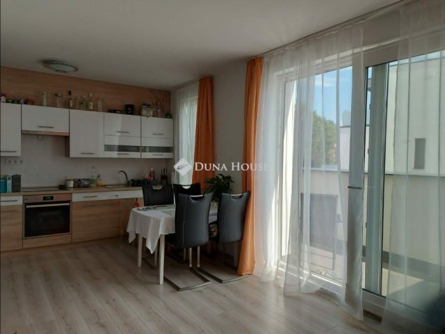 Kiadó téglalakás, albérlet, Debrecenben 220 E Ft / hó, 2 szobás