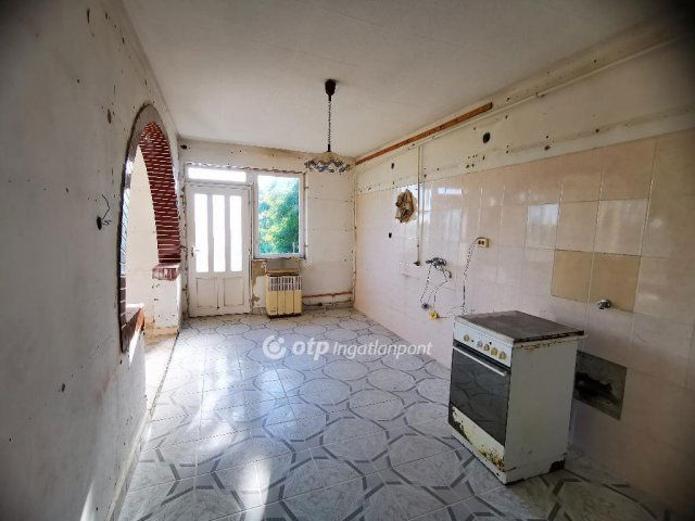 Eladó családi ház, Dögén 16.9 M Ft, 2+2 szobás
