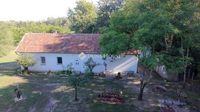 Eladó családi ház, Bugyin 125 M Ft, 1 szobás