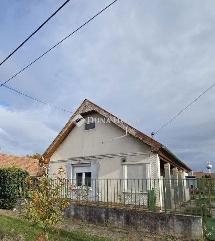 Eladó családi ház, Zsámbokon 37.9 M Ft, 1 szobás
