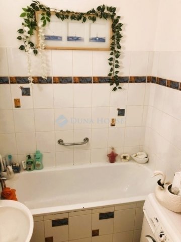 Eladó téglalakás, Gödöllőn 66.9 M Ft, 3 szobás