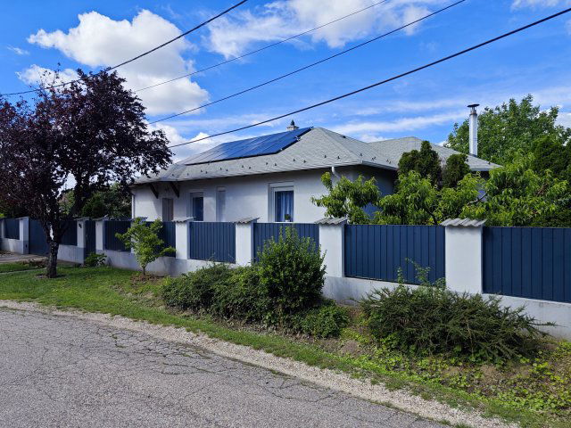 Eladó családi ház, Szigetszentmiklóson 134 M Ft, 4 szobás