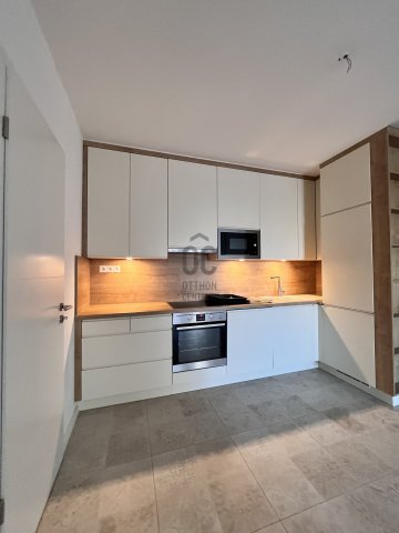 Kiadó téglalakás, albérlet, Budapesten, I. kerületben, 3 szobás