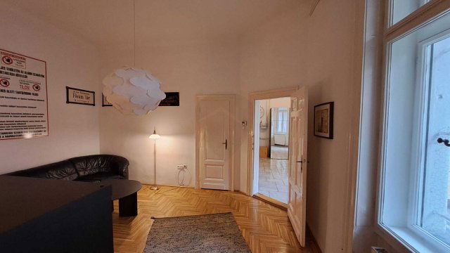 Eladó téglalakás, Budapesten, V. kerületben 179.9 M Ft