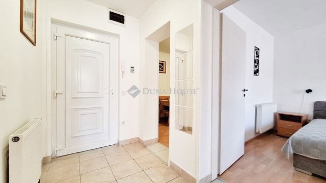 Eladó téglalakás, Egerben 89 M Ft, 4 szobás