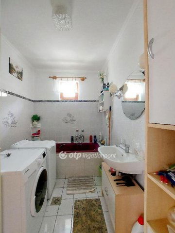 Eladó családi ház, Sátoraljaújhelyen 89.9 M Ft, 4 szobás