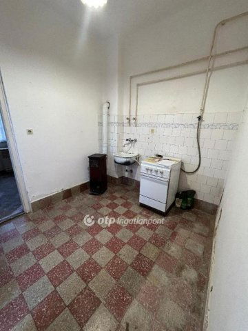 Eladó családi ház, Konyáron 19 M Ft, 2 szobás