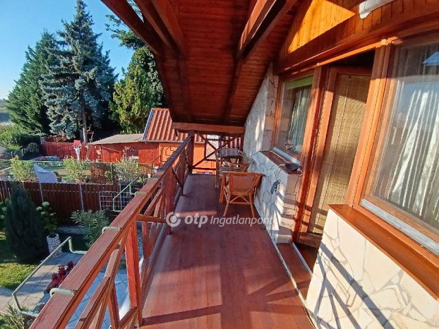 Eladó családi ház, Szigetcsépen 109.9 M Ft, 3 szobás