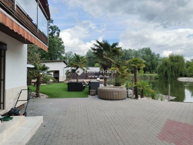 Eladó családi ház, Dunakeszin 118 M Ft, 3+1 szobás