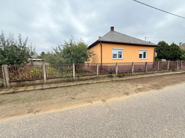 Eladó családi ház, Kállósemjénen 18.5 M Ft, 3 szobás