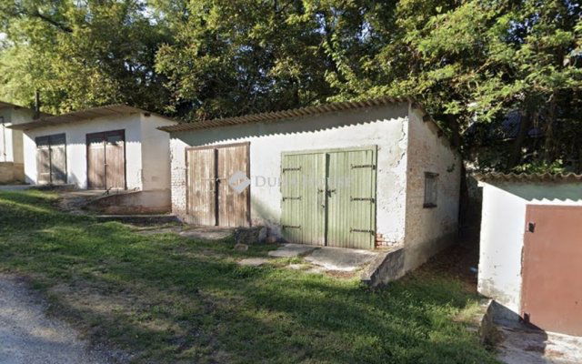 Eladó garázs, Nyergesújfaluban 3.5 M Ft / költözzbe.hu