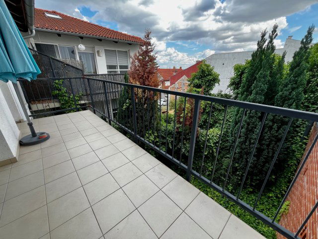 Kiadó téglalakás, albérlet, Pécsett, István utcában, 2 szobás