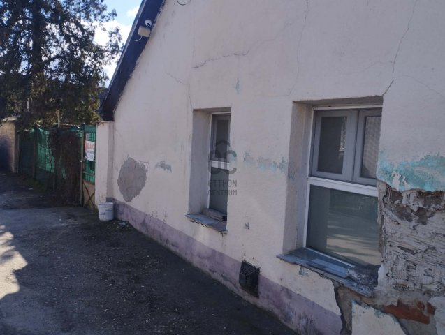 Eladó családi ház, Dunakeszin 55 M Ft, 2 szobás