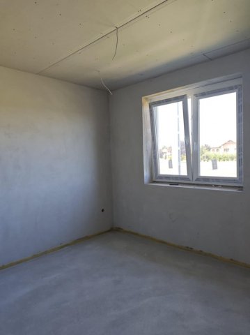 Eladó családi ház, Péren 84.9 M Ft, 4 szobás