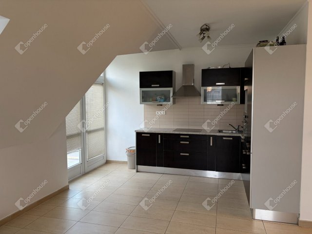 Kiadó téglalakás, albérlet, Győrött 210 E Ft / hó, 3 szobás