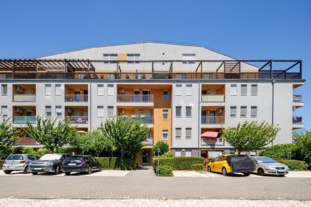 Eladó téglalakás, Budapesten, XVIII. kerületben 130 M Ft