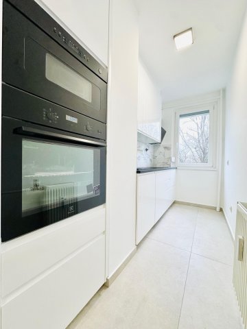 Eladó panellakás, Budapesten, III. kerületben 77.9 M Ft