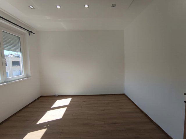 Eladó panellakás, Tatabányán 38.5 M Ft, 2 szobás
