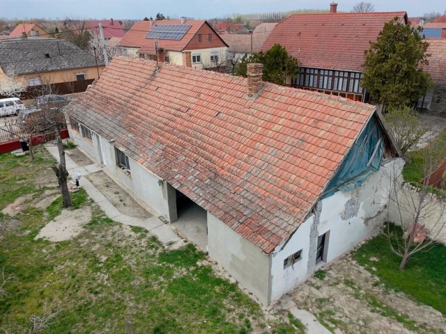 Eladó családi ház, Szabadszálláson 24.99 M Ft, 3 szobás