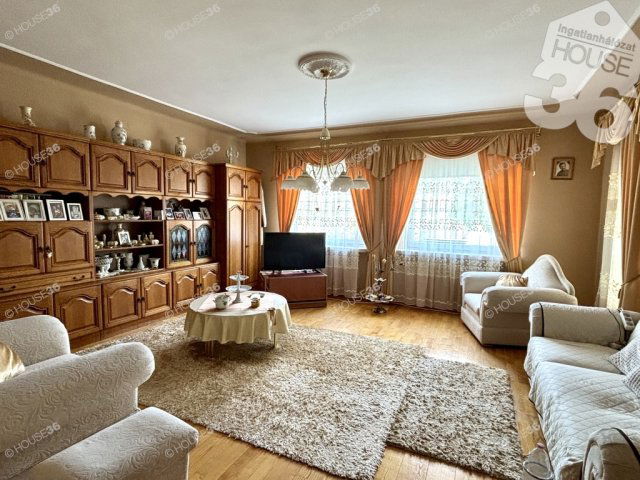 Eladó ipari ingatlan, Kiskunfélegyházán 249.9 M Ft