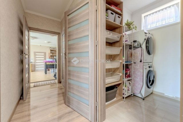 Eladó családi ház, Üllőn 299 M Ft, 6 szobás