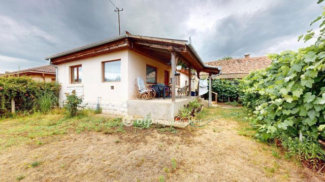Eladó családi ház, Nyírpazonyon 40 M Ft, 1 szobás